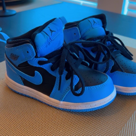 Toddler Girl/Boy Sneakers - Picture 1 of 2